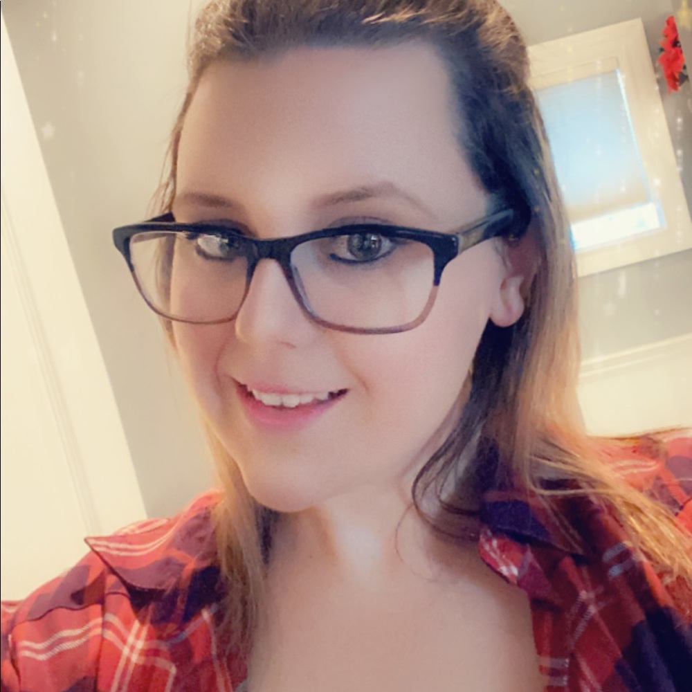 Meet your Posher, Stephanie